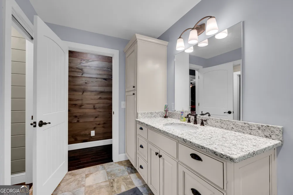 102 Pine Tree TRCE Lavonia, GA 30553