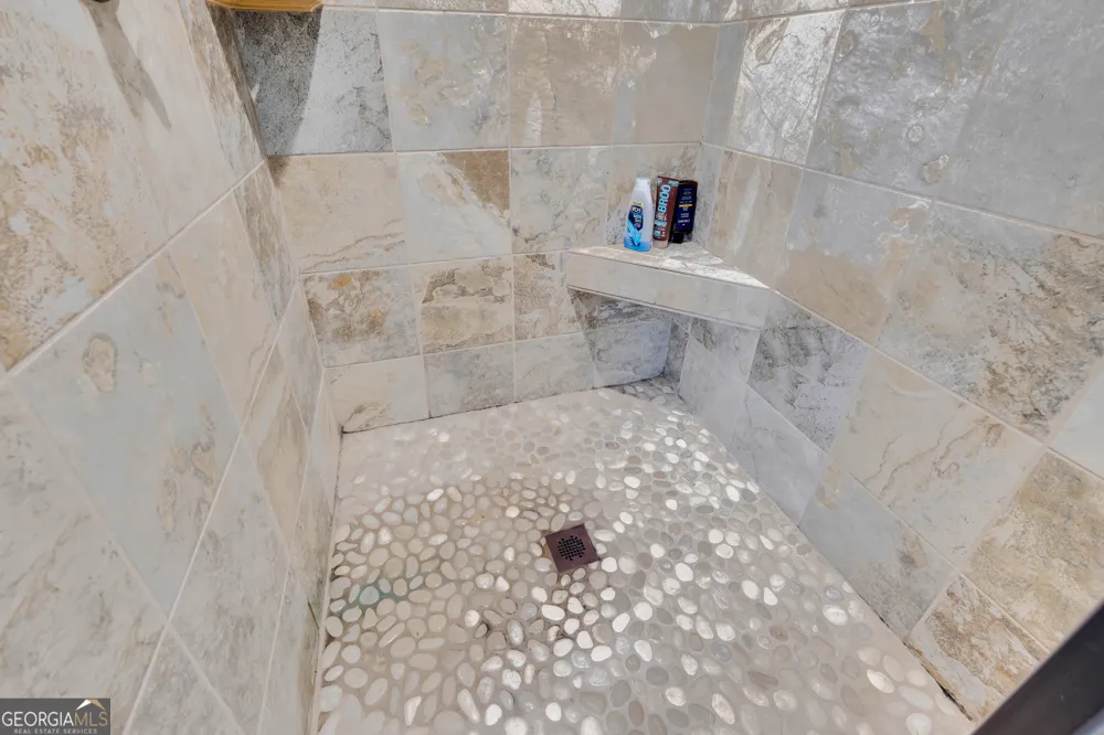 102 Pine Tree TRCE Lavonia, GA 30553
