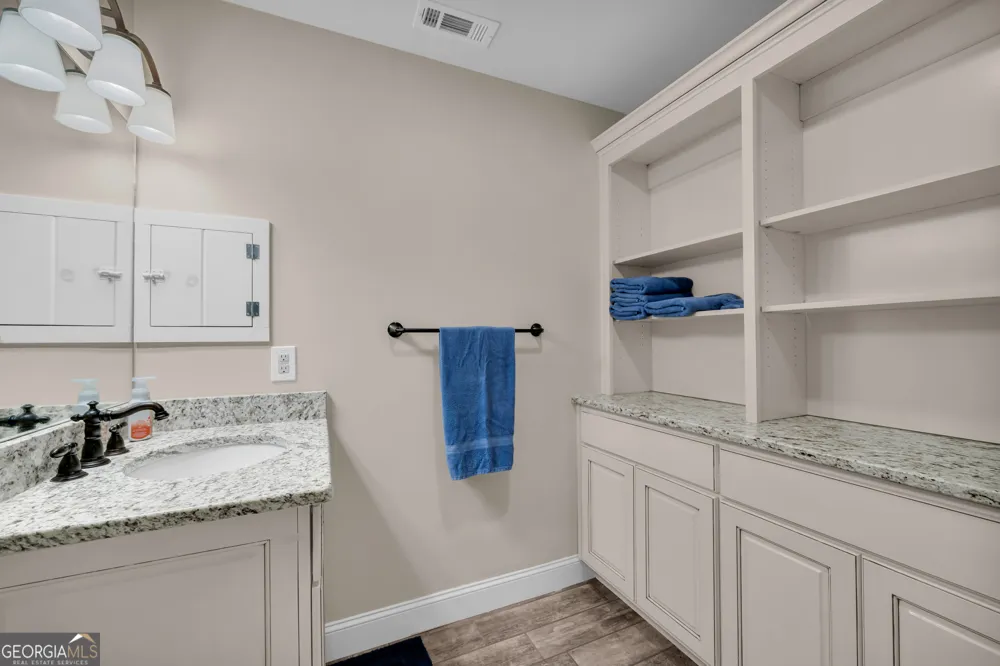 102 Pine Tree TRCE Lavonia, GA 30553