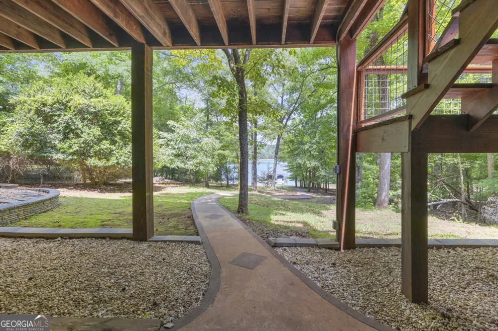 102 Pine Tree TRCE Lavonia, GA 30553