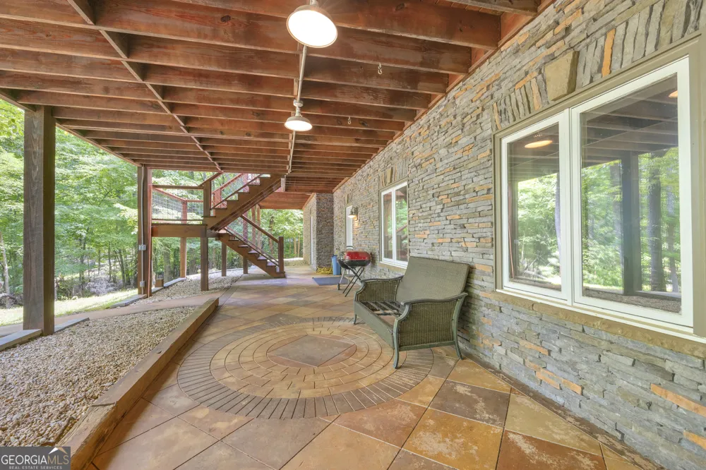 102 Pine Tree TRCE Lavonia, GA 30553