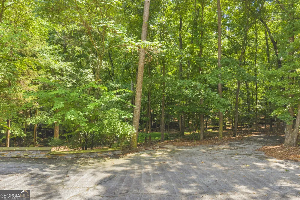 102 Pine Tree TRCE Lavonia, GA 30553