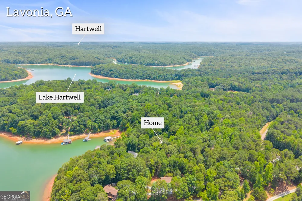 102 Pine Tree TRCE Lavonia, GA 30553