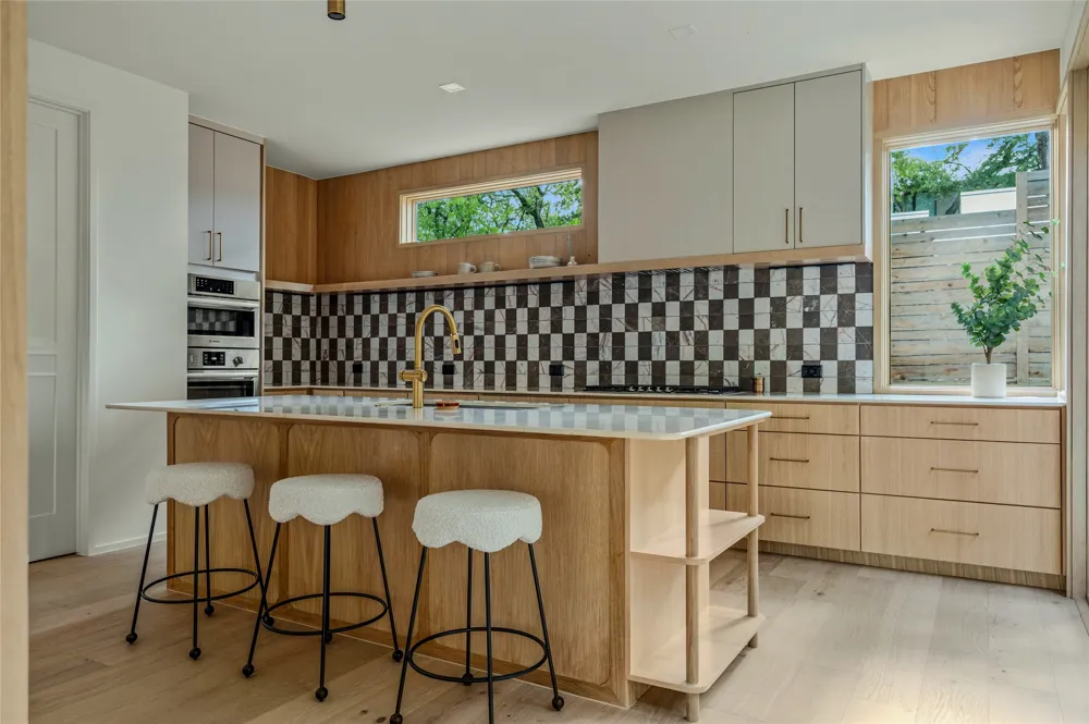 1102 Charlotte Street Austin, TX 78703