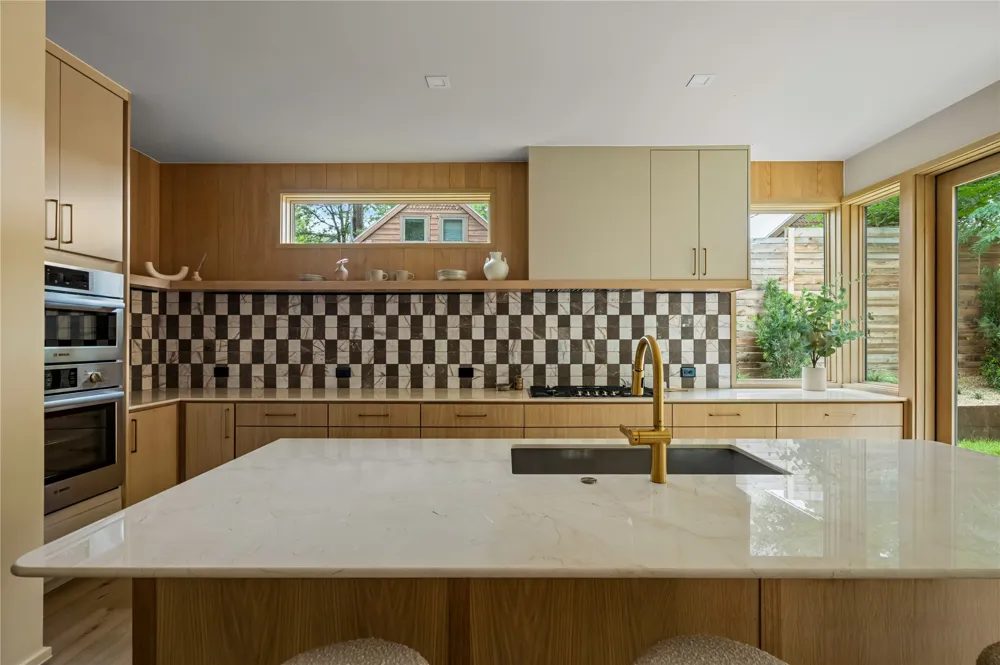1102 Charlotte Street Austin, TX 78703