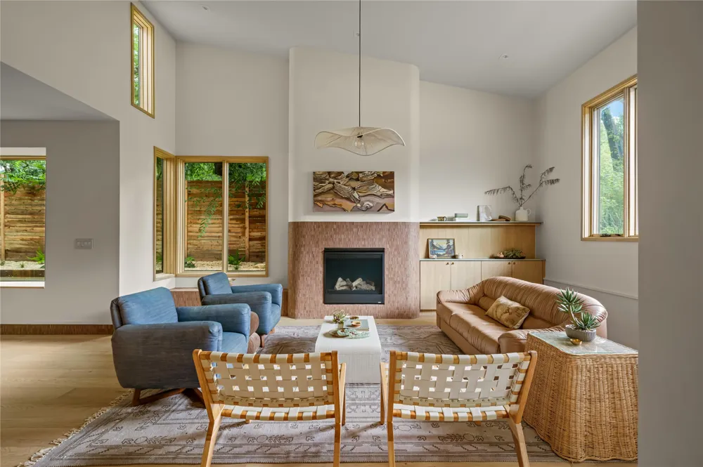 1102 Charlotte Street Austin, TX 78703