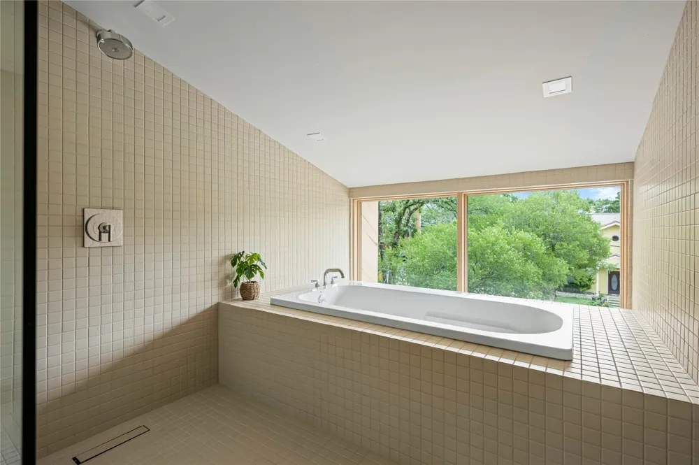 1102 Charlotte Street Austin, TX 78703