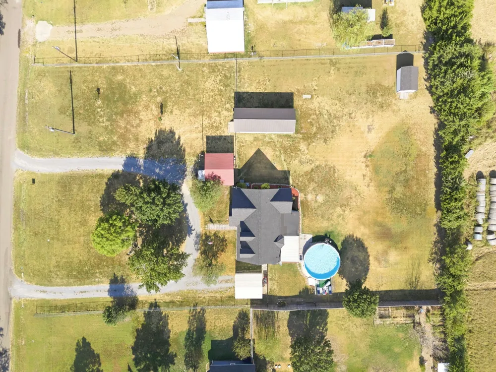 355 County Road 4225 Bonham, TX 75418