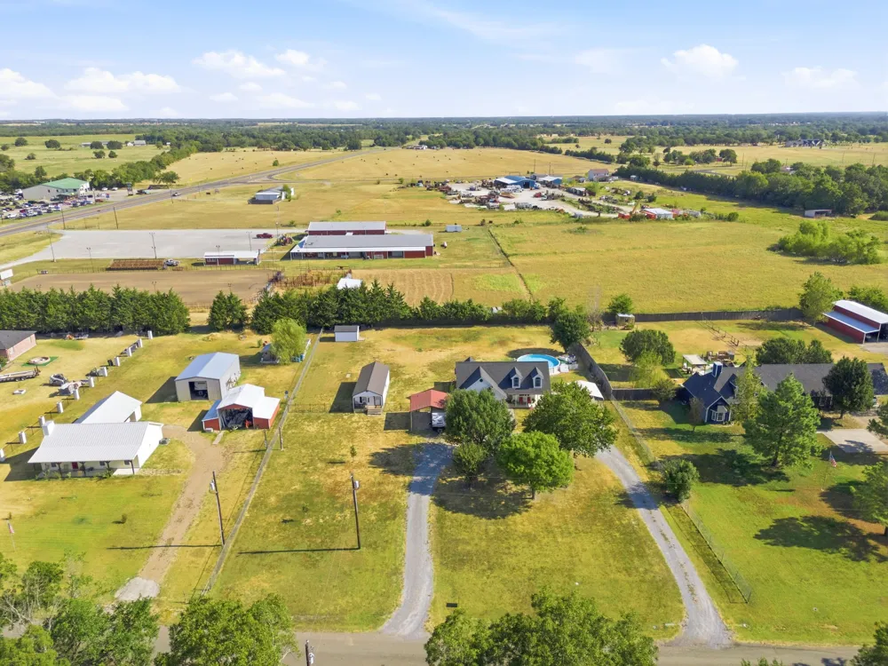 355 County Road 4225 Bonham, TX 75418