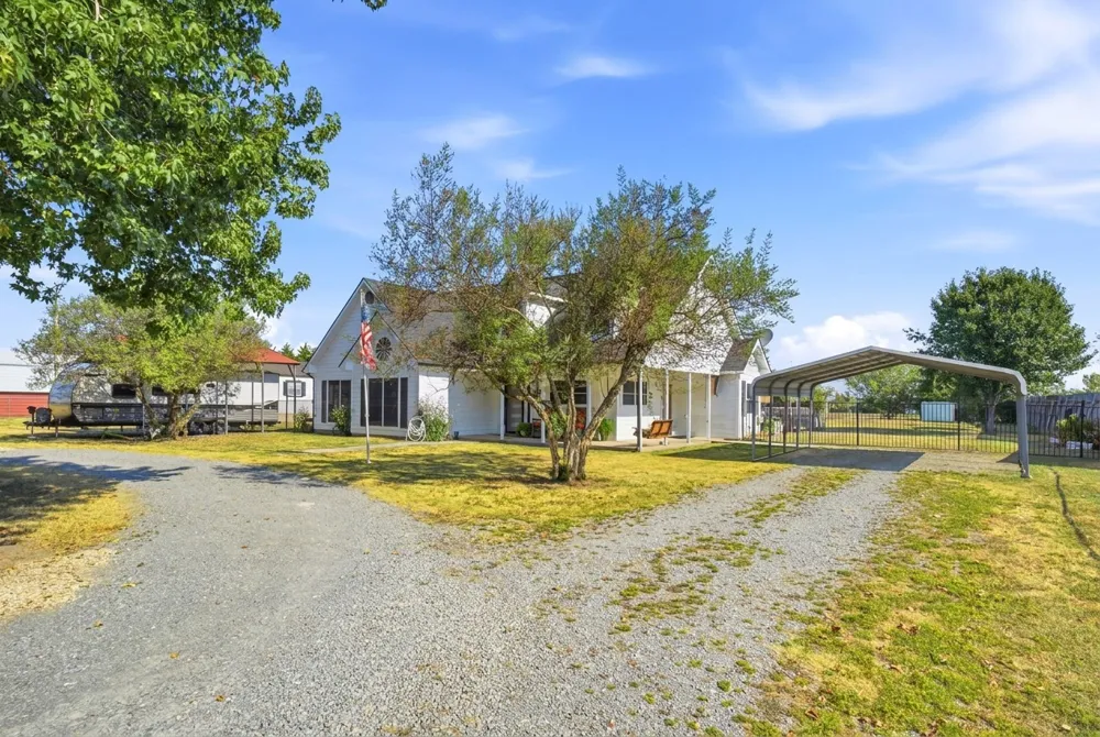 355 County Road 4225 Bonham, TX 75418