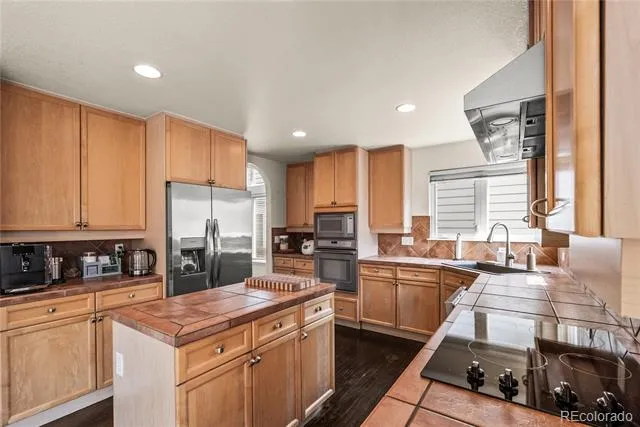 8382 E Amherst Circle Denver, CO 80231