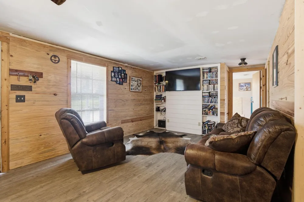 2193 W Cr 3209 Mount Enterprise, TX 75681
