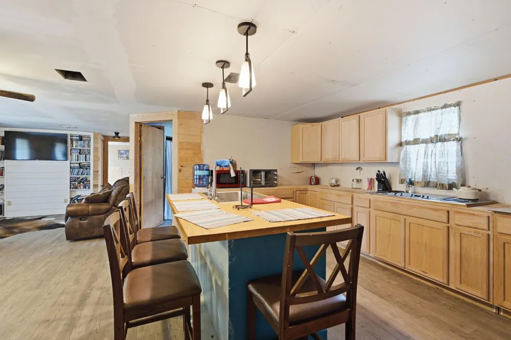 2193 W Cr 3209 Mount Enterprise, TX 75681