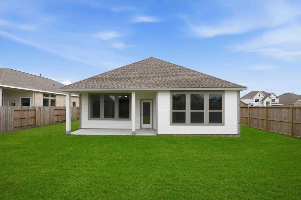 2713 Mackinac Bay Drive La Marque, TX 77568