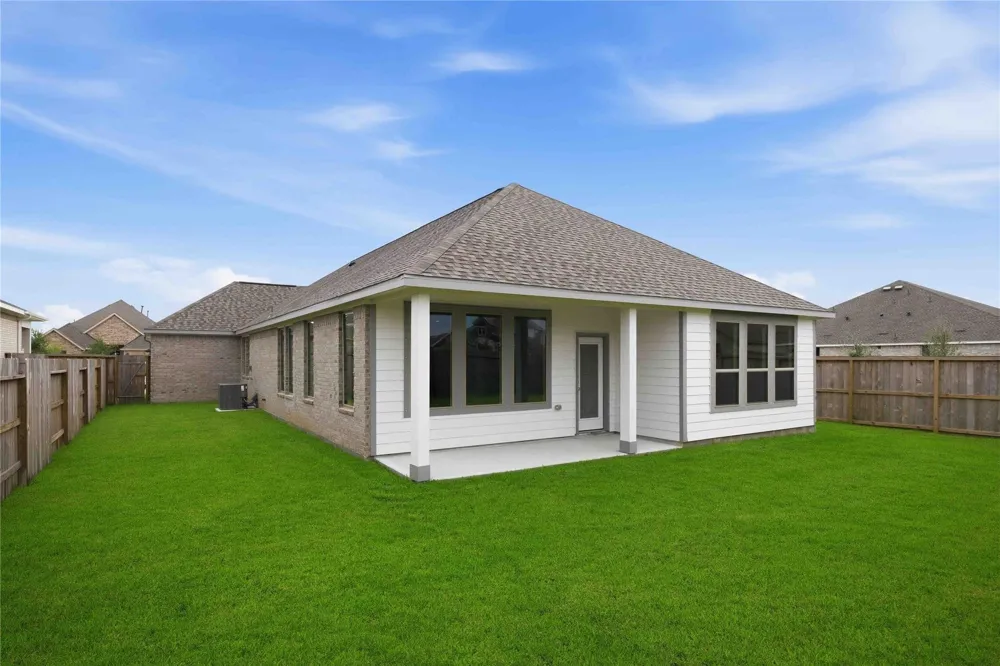 2713 Mackinac Bay Drive La Marque, TX 77568