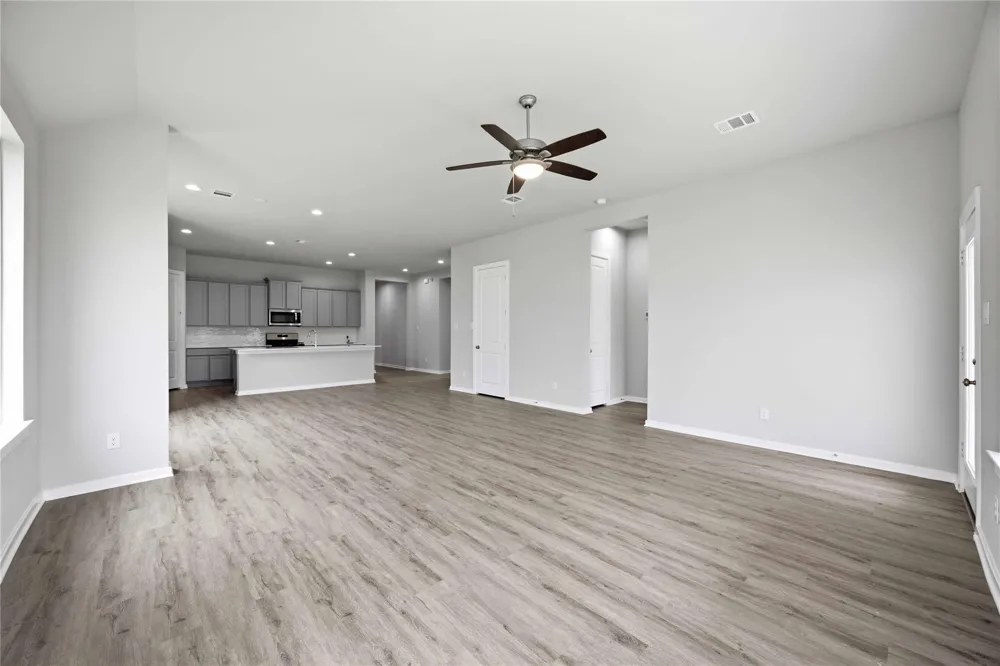 2713 Mackinac Bay Drive La Marque, TX 77568