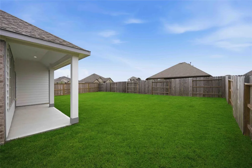 2713 Mackinac Bay Drive La Marque, TX 77568