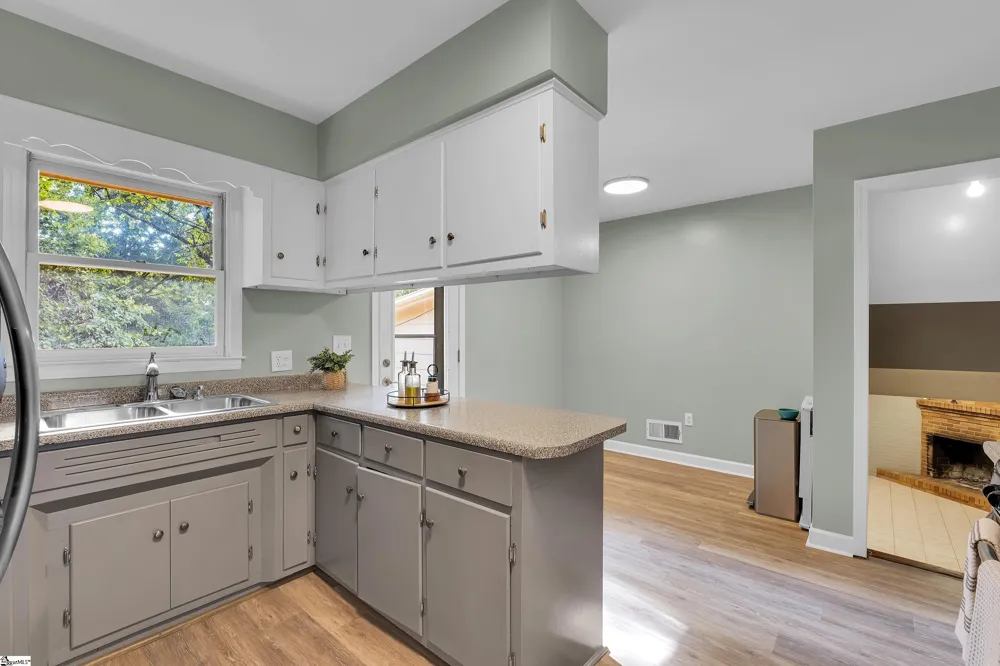 2209 Edgefield Road Spartanburg, SC 29307