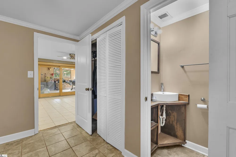 2209 Edgefield Road Spartanburg, SC 29307