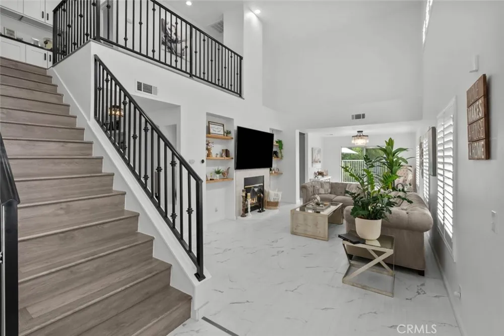 19329 Santa Maria Drive Newhall, CA 91321