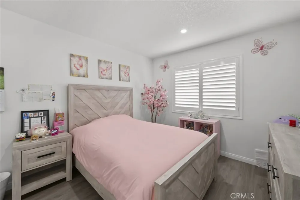 19329 Santa Maria Drive Newhall, CA 91321