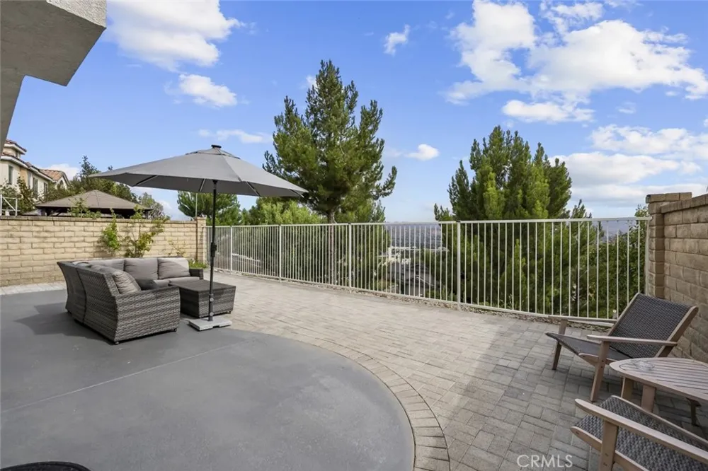19329 Santa Maria Drive Newhall, CA 91321