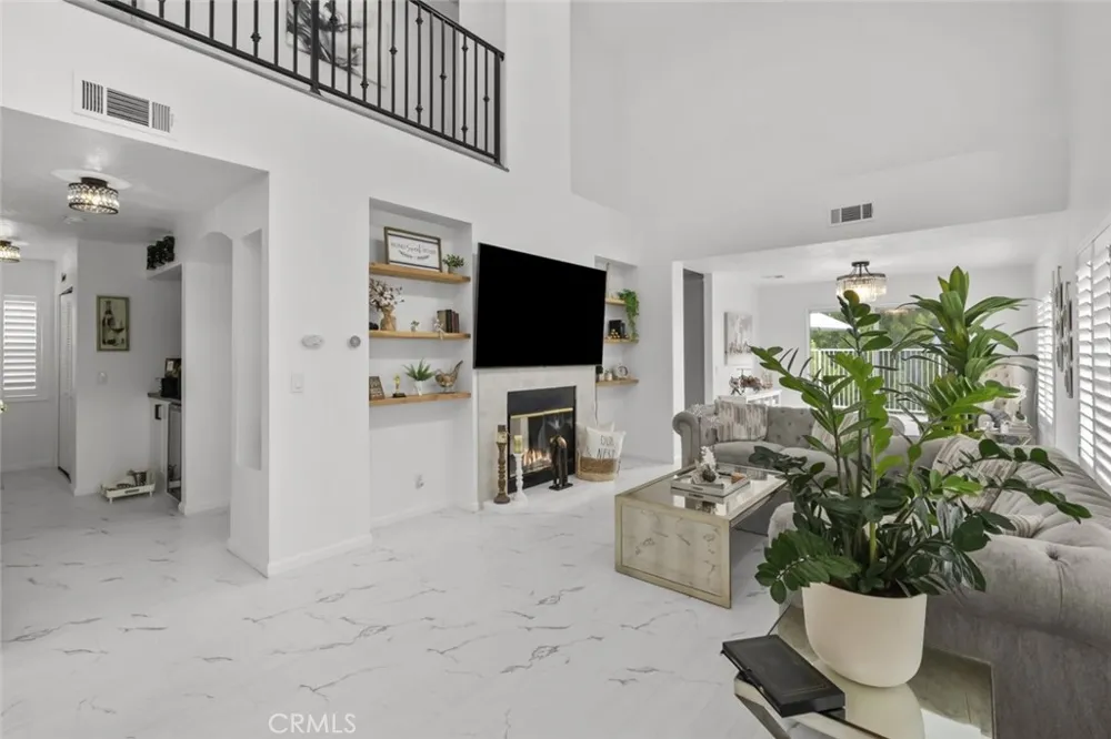 19329 Santa Maria Drive Newhall, CA 91321