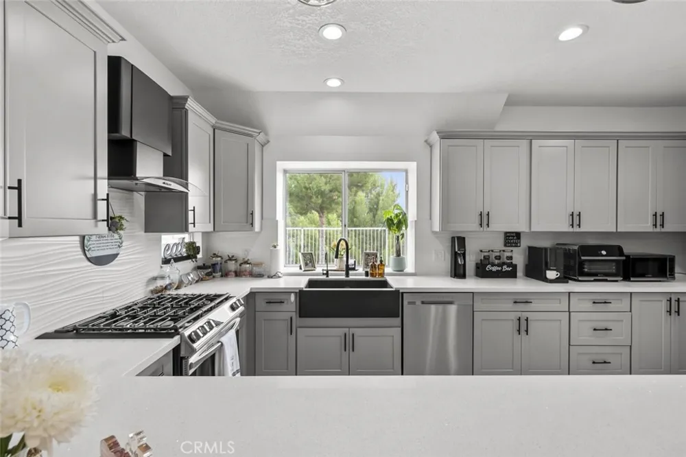 19329 Santa Maria Drive Newhall, CA 91321
