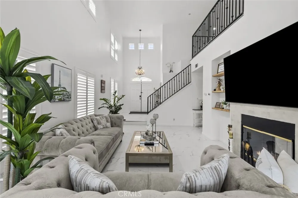 19329 Santa Maria Drive Newhall, CA 91321