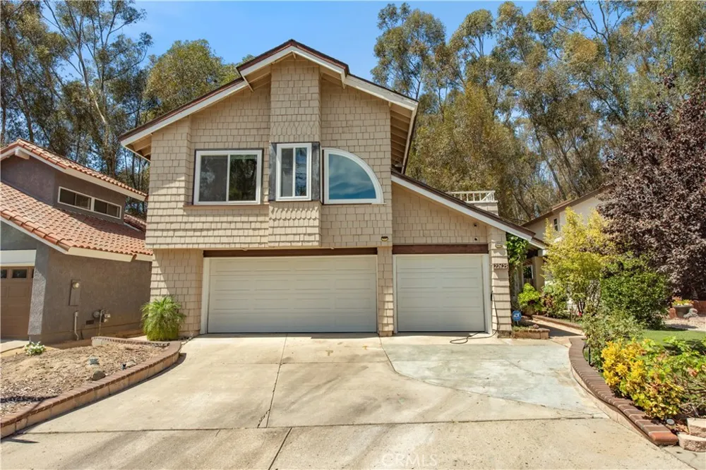 22625 Wood Shadow Lake Forest, CA 92630