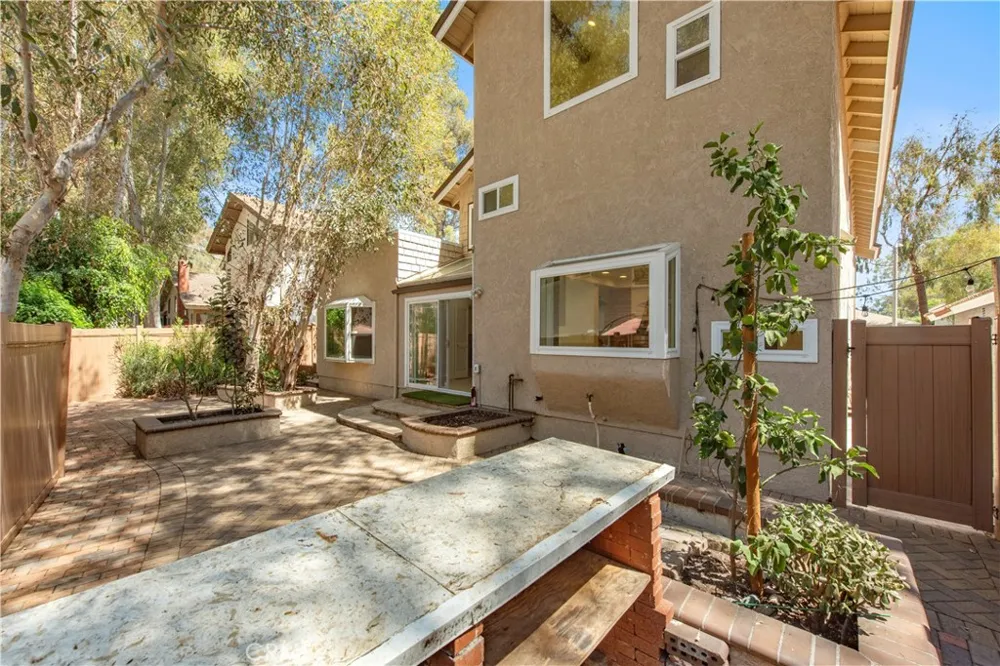 22625 Wood Shadow Lake Forest, CA 92630