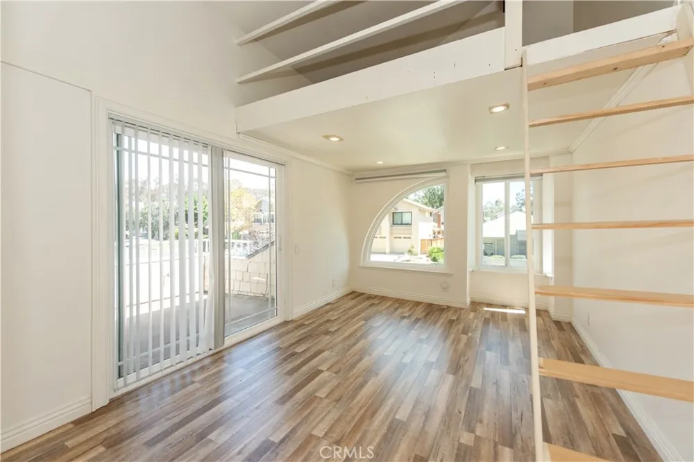 22625 Wood Shadow Lake Forest, CA 92630