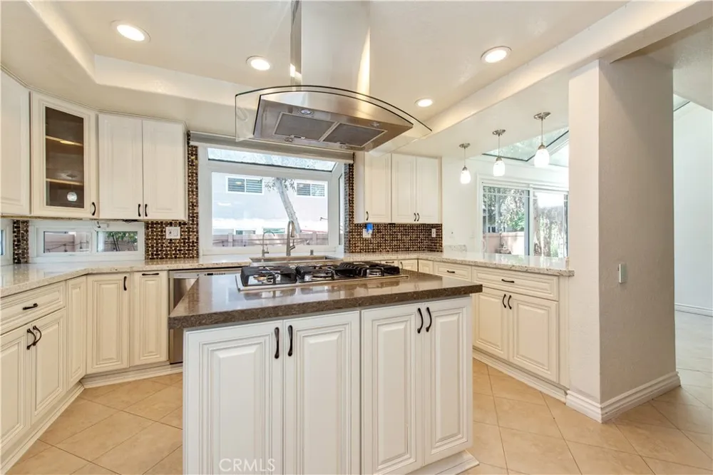 22625 Wood Shadow Lake Forest, CA 92630