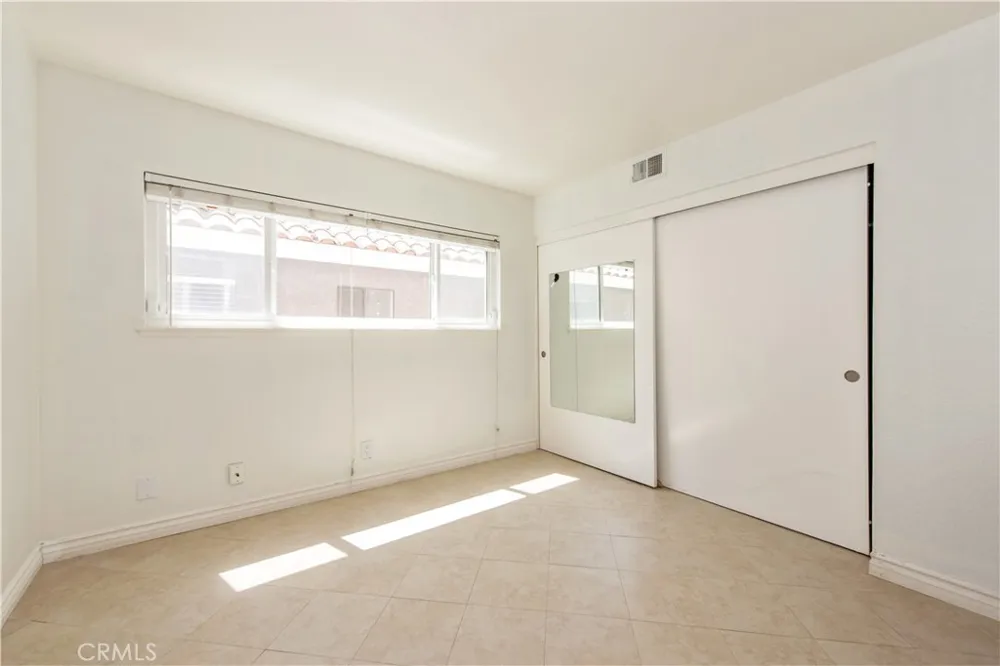 22625 Wood Shadow Lake Forest, CA 92630