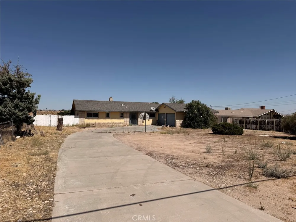 17600 Danbury Hesperia, CA 92345