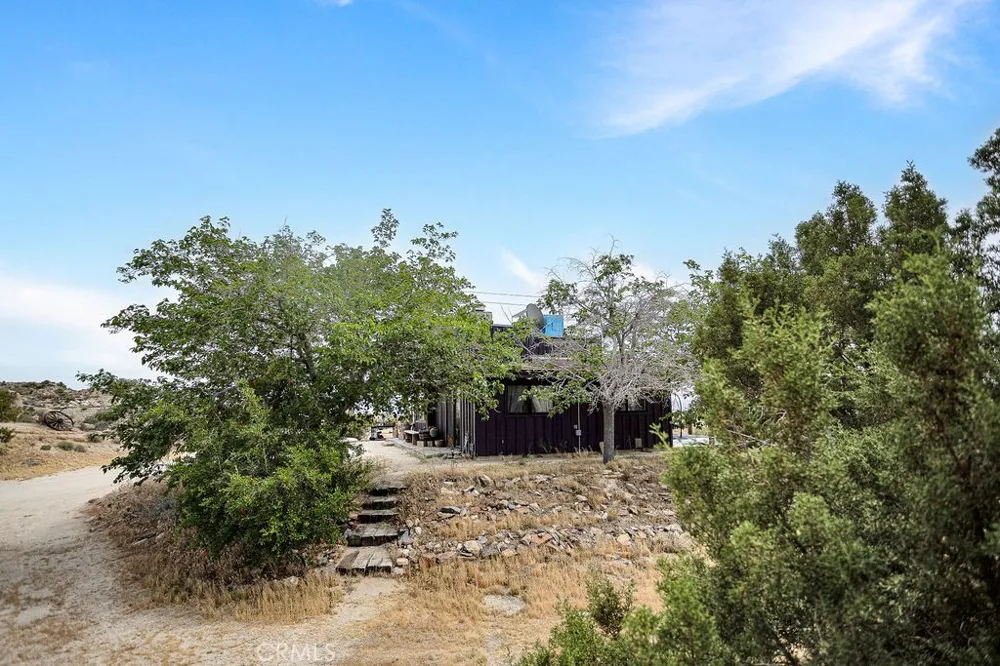 56564 Nelson Avenue Yucca Valley, CA 92284