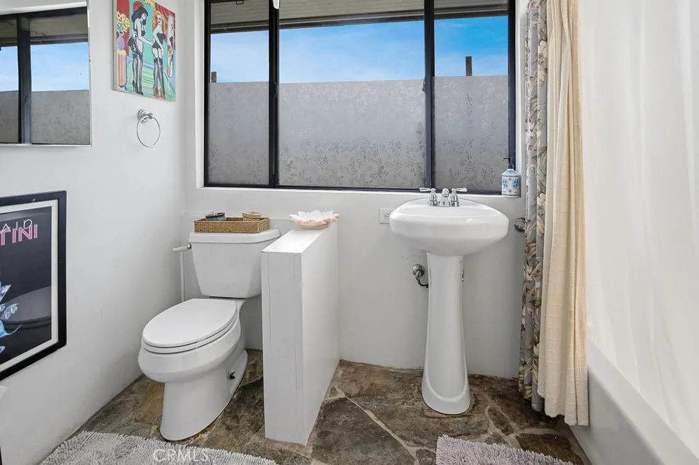 56564 Nelson Avenue Yucca Valley, CA 92284