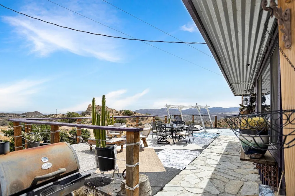 56564 Nelson Avenue Yucca Valley, CA 92284