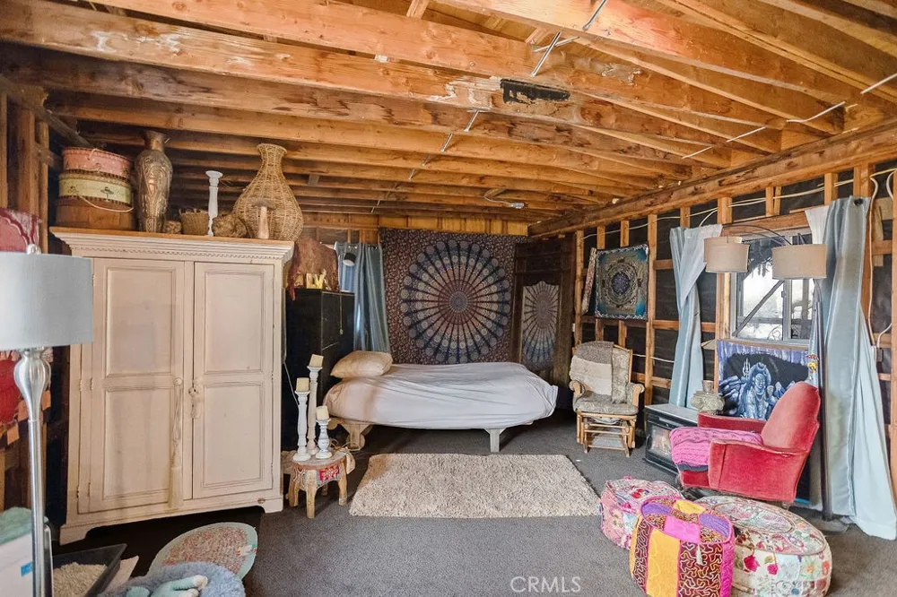 56564 Nelson Avenue Yucca Valley, CA 92284