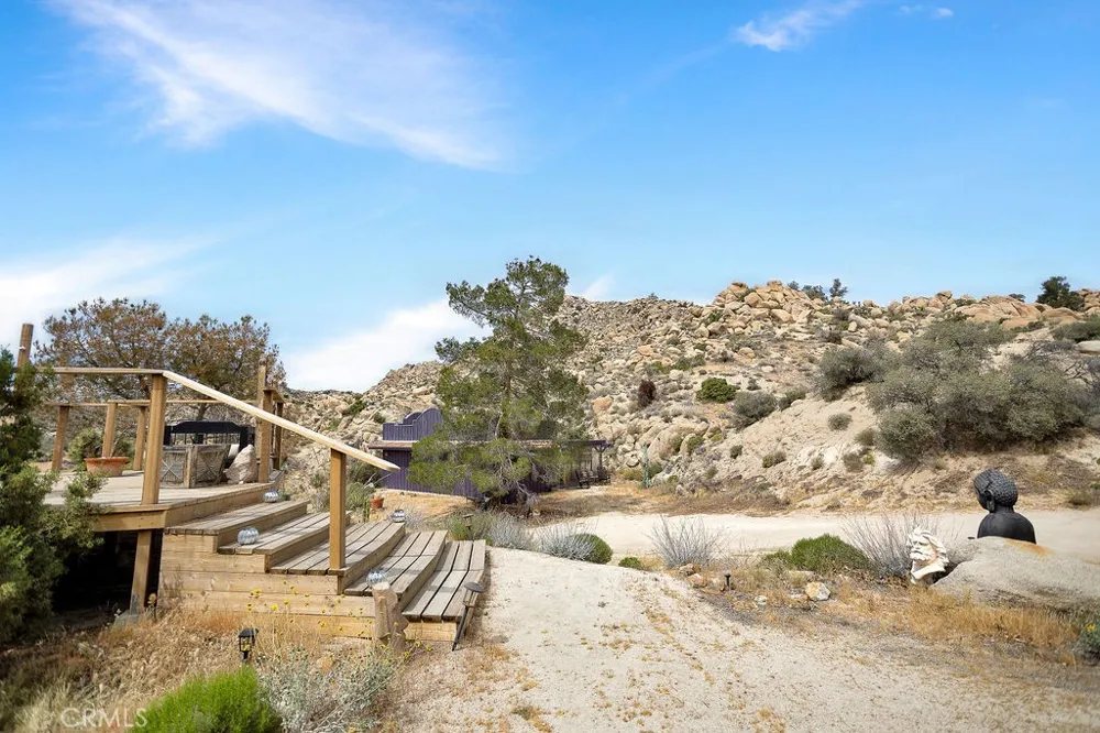 56564 Nelson Avenue Yucca Valley, CA 92284