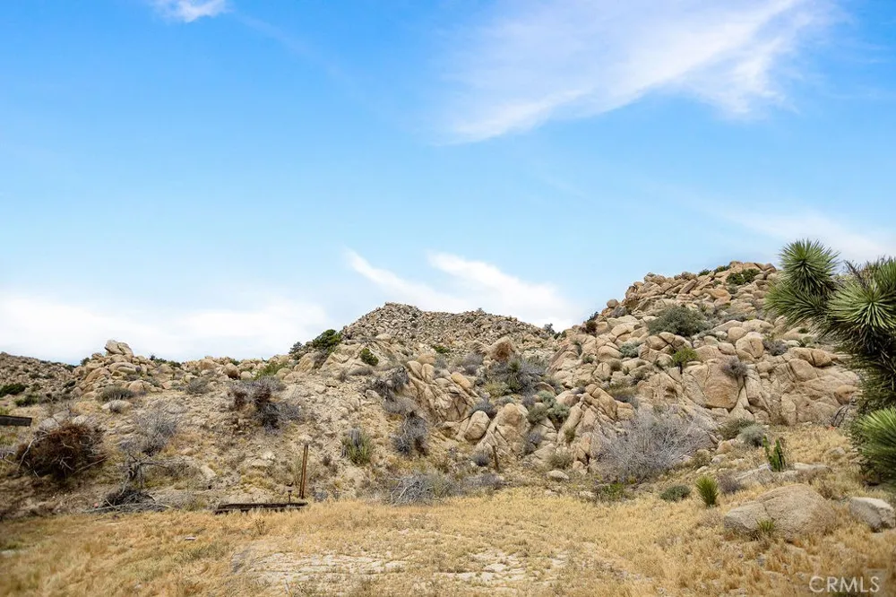 56564 Nelson Avenue Yucca Valley, CA 92284