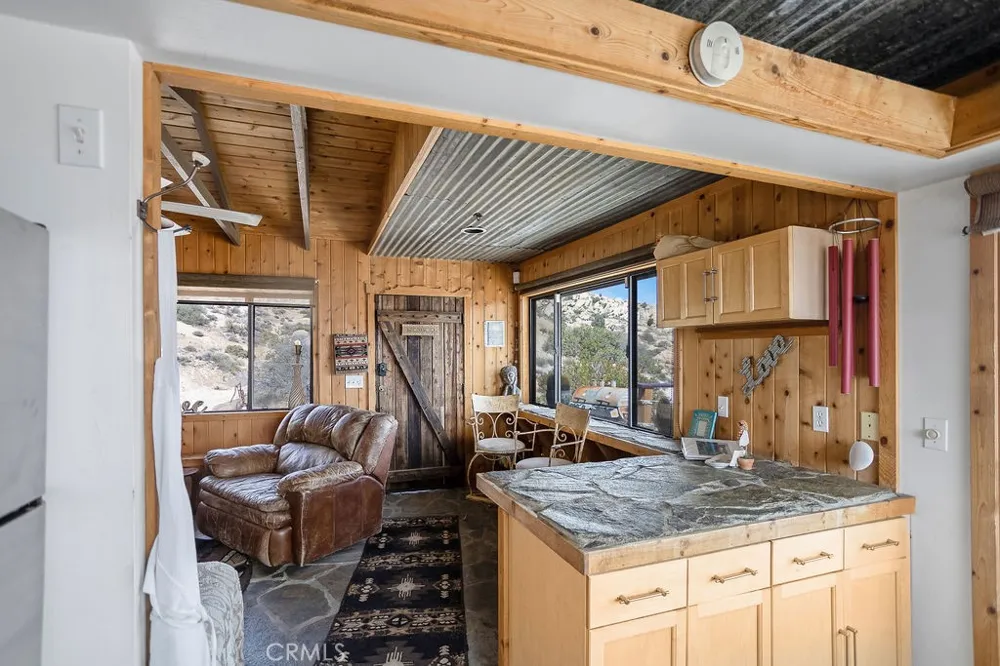 56564 Nelson Avenue Yucca Valley, CA 92284