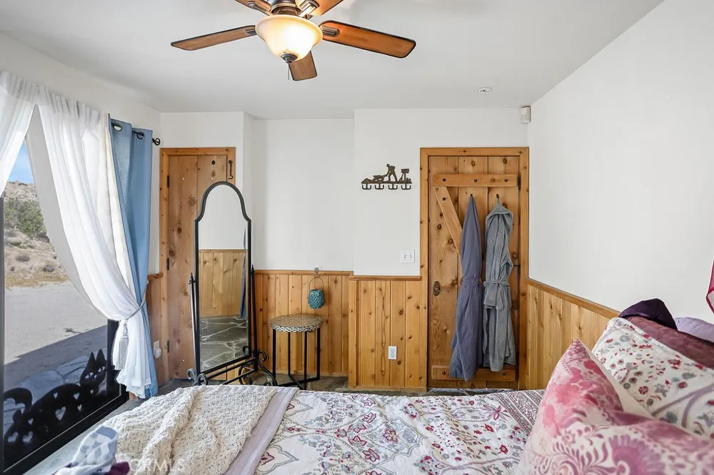 56564 Nelson Avenue Yucca Valley, CA 92284