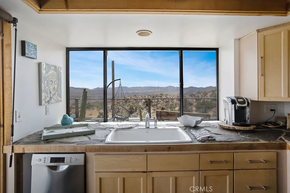 56564 Nelson Avenue Yucca Valley, CA 92284