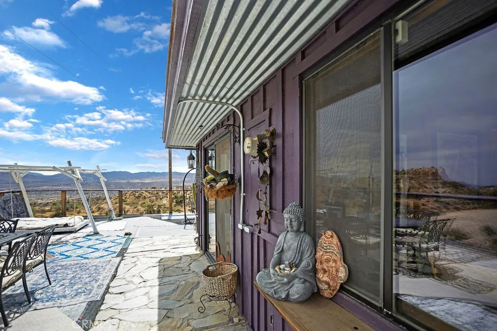 56564 Nelson Avenue Yucca Valley, CA 92284