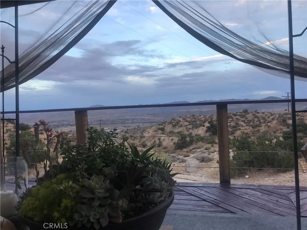 56564 Nelson Avenue Yucca Valley, CA 92284