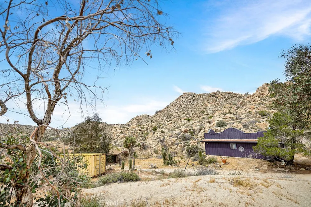 56564 Nelson Avenue Yucca Valley, CA 92284