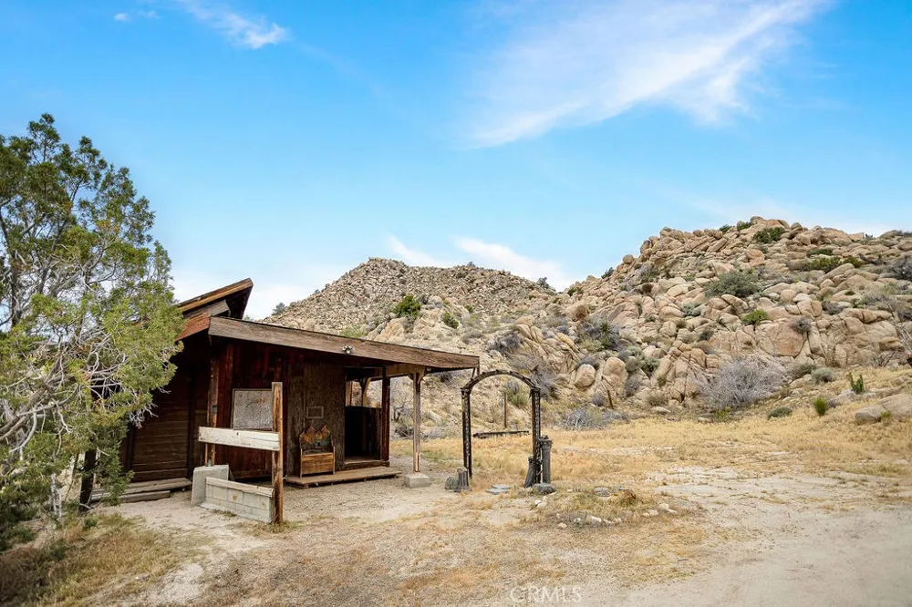 56564 Nelson Avenue Yucca Valley, CA 92284