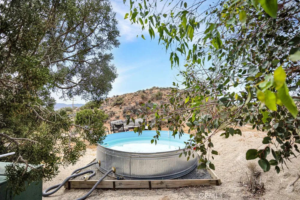 56564 Nelson Avenue Yucca Valley, CA 92284