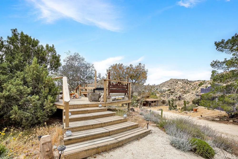 56564 Nelson Avenue Yucca Valley, CA 92284